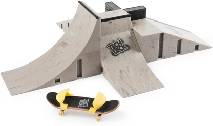 TECH DECK STARTER KIT (RAMP SET AND BOARD)